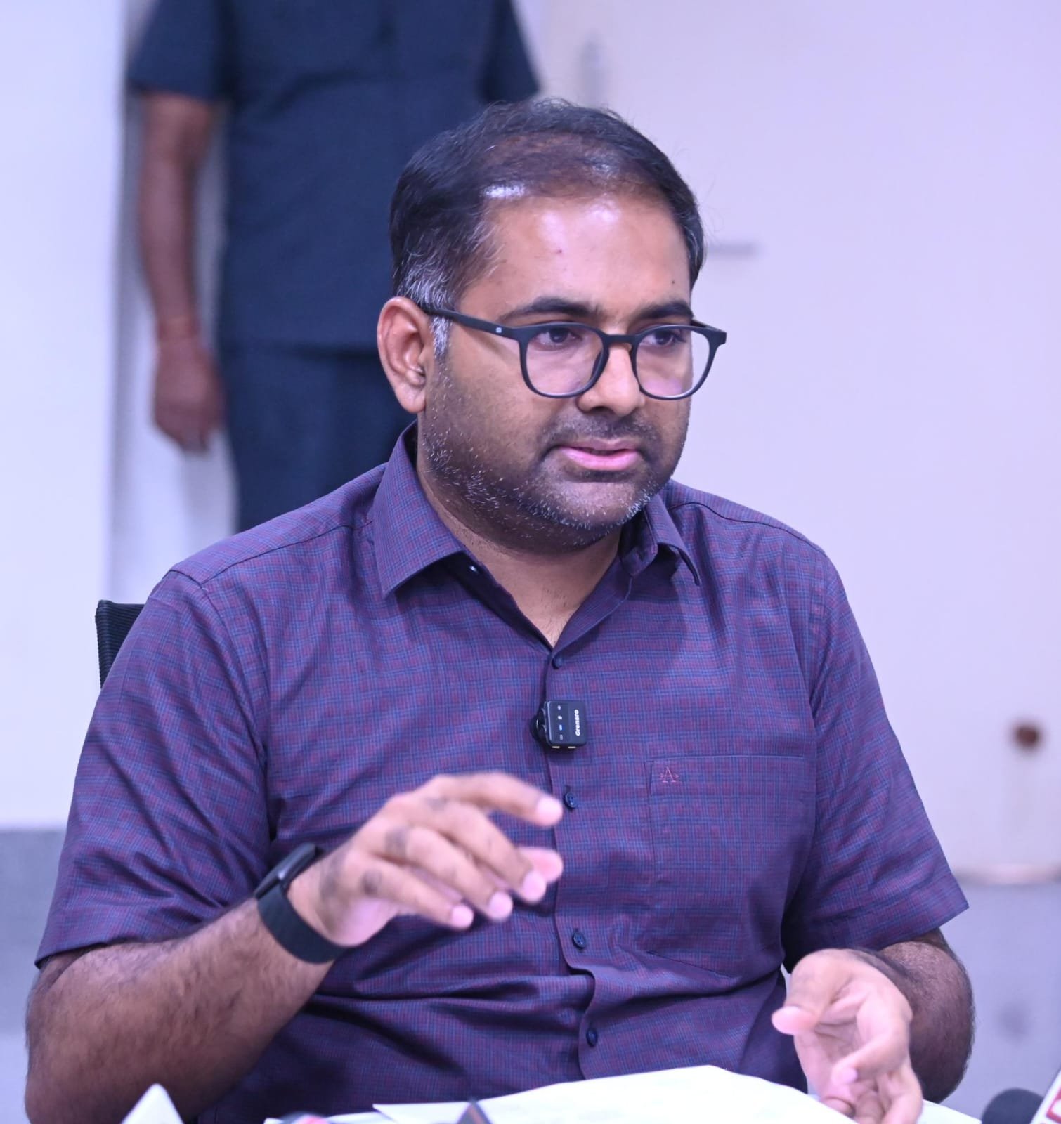 మొక్కజొన్న రైతులకు ప్రభుత్వ భరోసా... .....జిల్లా కలెక్టర్ కోయ శ్రీహర్ష